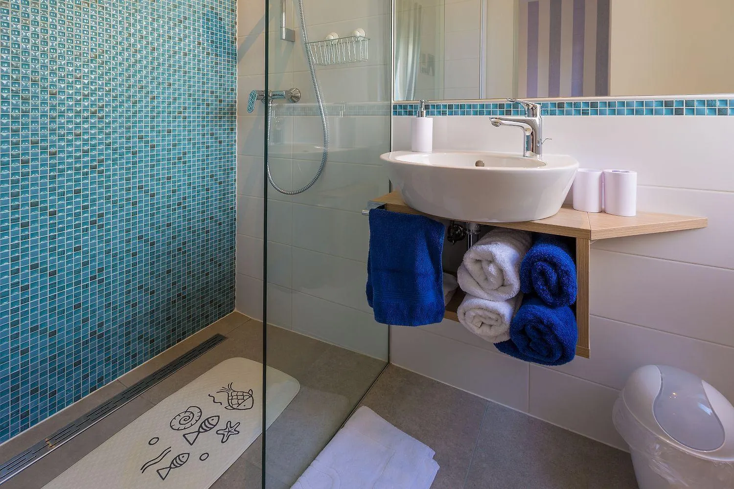 Strandnahe Villa Mit Meerblick, 2 Bikes, Beheiztem Privatpool - Nur 300 Meter Zum Strand Dramalj