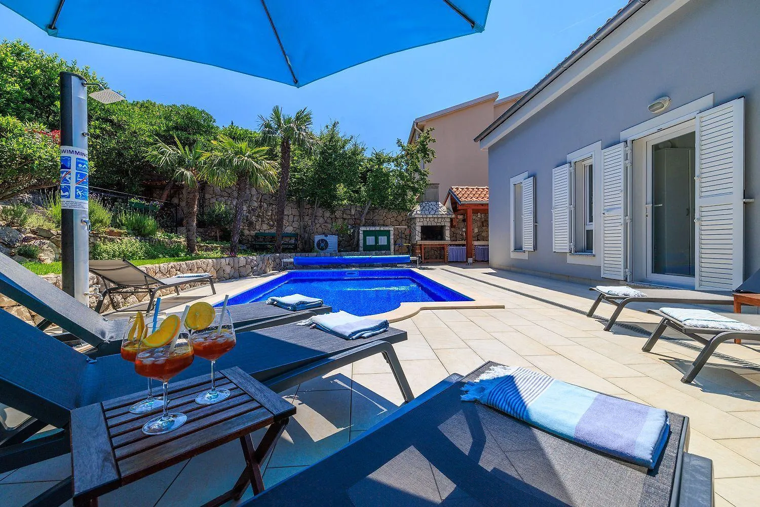 Strandnahe Villa Mit Meerblick, 2 Bikes, Beheiztem Privatpool - Nur 300 Meter Zum Strand Dramalj