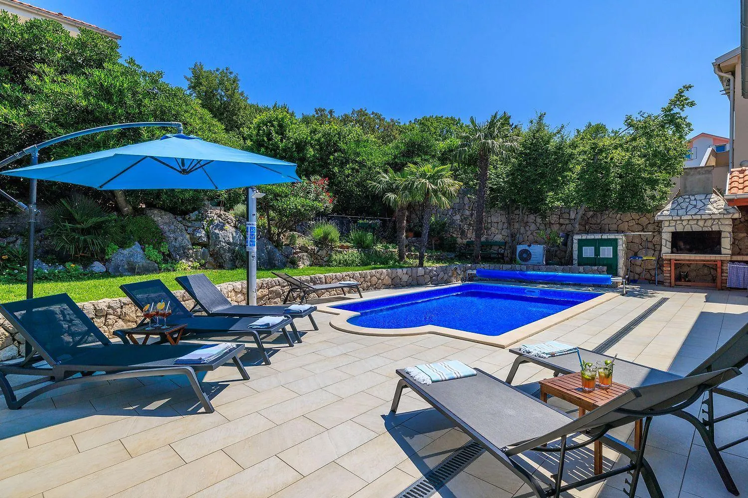 Strandnahe Villa Mit Meerblick, 2 Bikes, Beheiztem Privatpool - Nur 300 Meter Zum Strand Dramalj